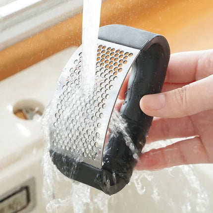 Stainless Steel Garlic Press – Manual Crusher & Vegetable Mincer Tool